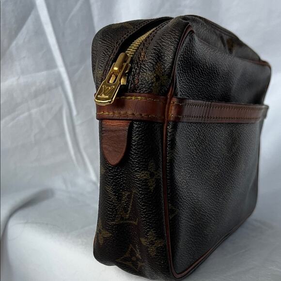 Louis Vuitton Compiegne 23 Clutch (M51847) - Picture 3 of 9